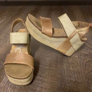 OTBT wedges in beige/tan
